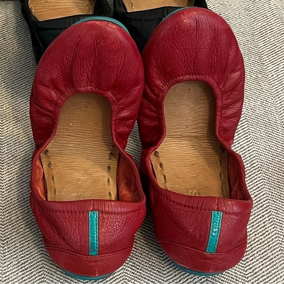 Red Tieks Size 9 - Picture 2 of 6